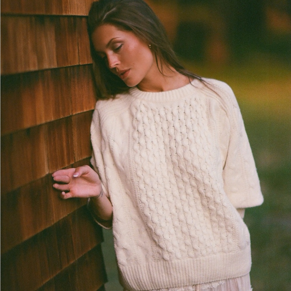 Universal Thread Ivory Cable Knit Sweater